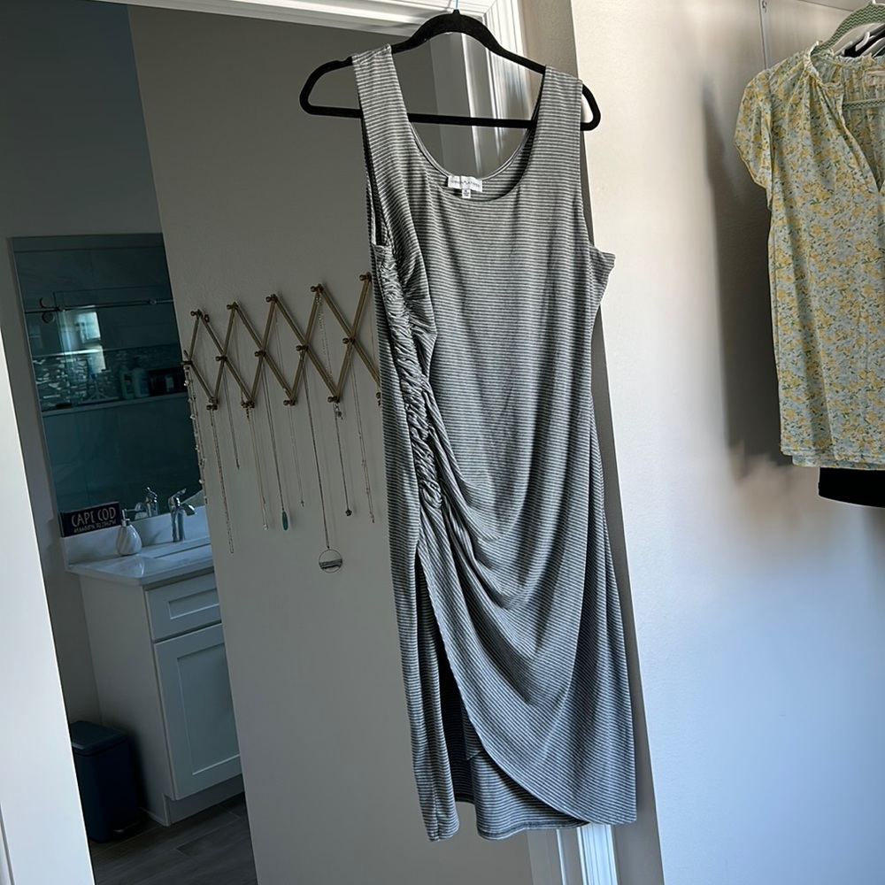 Flattering Midi Dress with Ruching
